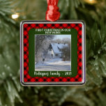 Adorno Metálico Primera Navidad en nuestro nuevo nombre de familia<br><div class="desc">La primera Navidad en nuestro nuevo ornamento de fotos de casa. Añade tus propias fotos de tu nuevo hogar,  añade tus nombres,  texto y año y crea un adorno navideño muy personal y único.</div>