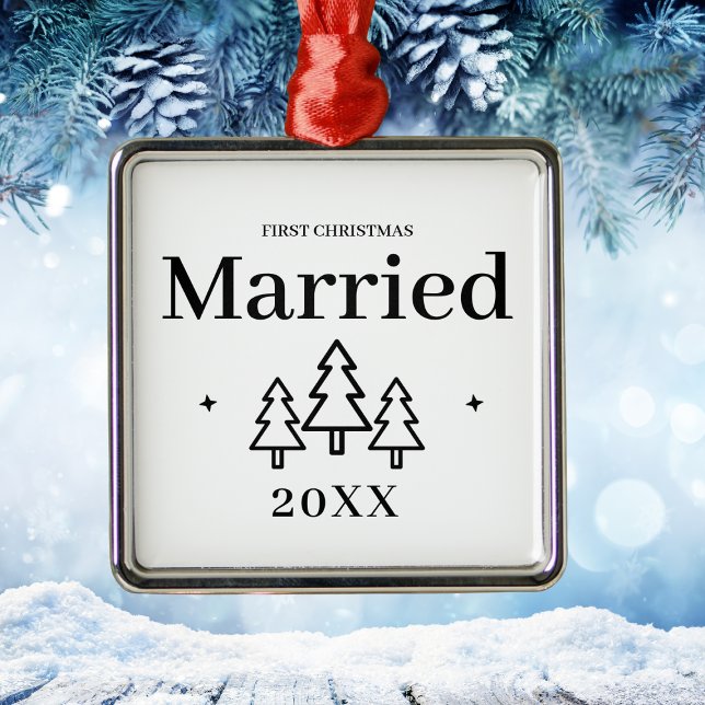 Adorno Metálico Primera Navidad Premium Casada Boda Keepsake (Premium First Christmas Married Keepsake Wedding Metal Ornament)