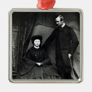 Adorno Metálico Princesa Alicia y príncipe Luis de Hesse, 1860