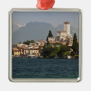 Adorno Metálico Pueblo junto al lago, Malcesine, Provincia de Vero