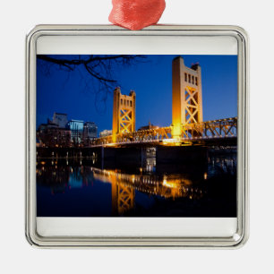 Adorno Metálico Puente de la torre - Sacramento, CA