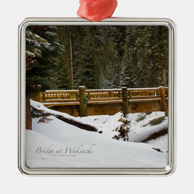 Adorno Metálico Puente en Wuksachi (Frente)