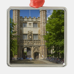 Adorno Metálico Puerta al Trinity College y filas de bicicletas,