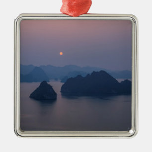 Adorno Metálico Puesta de sol sobre la bahía de Halong - Vietnam,