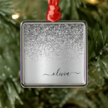 Adorno Metálico Purpurina plateado Monograma Metalizado Nombre de<br><div class="desc">Purpurina de espuma metálica de Relieve metalizado de imitación plateado cepillado nombre de monograma Metalizado y adorno navideño inicial. Esto hace que el dulce perfecto cumpleaños 16, boda, ducha de novia, aniversario, ducha de bebé o fiesta de soltera sea regalo para alguien que ama el lujo glam y los estilos...</div>