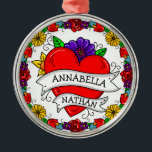 Adorno Metálico Regalo de pareja romántica | Arte Tattoo Style<br><div class="desc">Graffiti o arte al estilo tatuaje con un corazón personalizado y rosas y otras flores con nombres personalizados de pareja.</div>