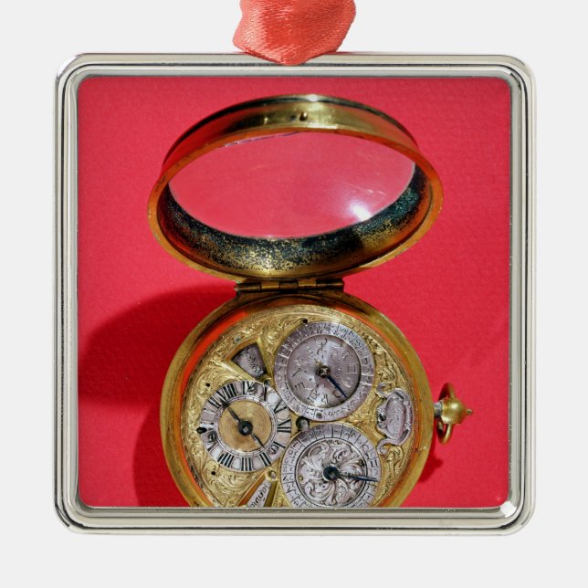 Adorno Metálico Reloj del calendario, c.1690 (Frente)