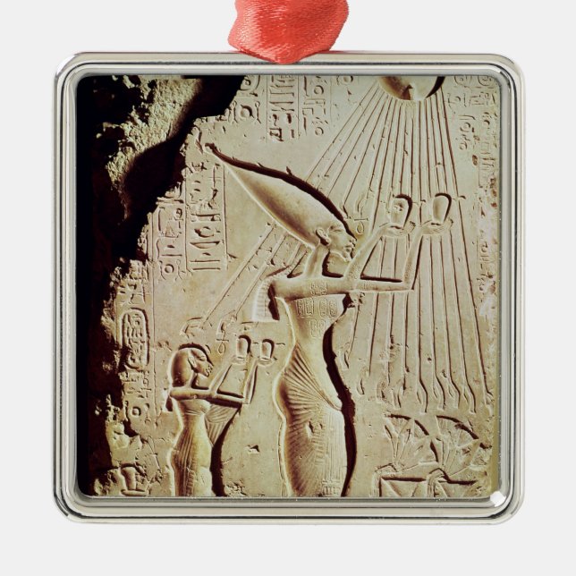 Adorno Metálico Representación de Amenophis IV, de Nefertiti y de (Frente)