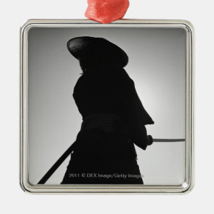 Adorno Metálico Retrato de un guerrero del samurai que sostiene