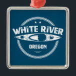 Adorno Metálico Río Blanco Oregon Kayak<br><div class="desc">El río White Wild and Scenic, que se originó en las laderas orientales del monte Hood de Oregón, en el glaciar del río Blanco, fluye a unos 70 km a través de dos zonas silvestres antes de converger con el río Deschutes Wild y Scenic, a cinco millas al norte del...</div>