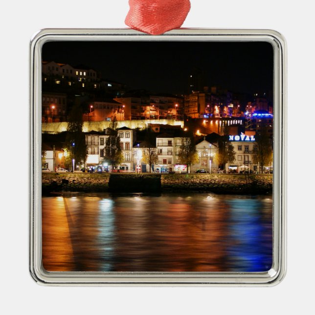 Adorno Metálico Río del Duero en Oporto, Portugal (Frente)