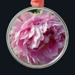 Adorno Metálico Romántico elegante floral rosa Peonies rosados<br><div class="desc">Elegantes y románticas Peonies rosa grácil. Foto floral de H Cooper</div>