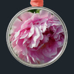 Adorno Metálico Romántico elegante floral rosa Peonies rosados<br><div class="desc">Elegantes y románticas Peonies rosa grácil. Foto floral de H Cooper</div>