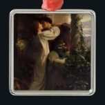 Adorno Metálico Romeo y Julieta (de Frank Dicksee)<br><div class="desc">Este diseño presenta un cuadro del artista victoriano inglés Frank Dicksee (1853-1928). Muestra a Romeo y Julieta besándose románticamente. Romeo y Julieta son personajes de la famosa tragedia escrita por William Shakespeare. En esta escena, Romeo acaba de subir al balcón de Julieta y se sienta en la cornisa mientras Julieta...</div>