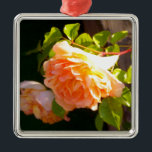Adorno Metálico Rosas de Country Peach<br><div class="desc">Rosas románticos de color melocotón de moda -foto de H Cooper</div>