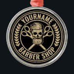Adorno Metálico Salón del cráneo de la peluquería personalizada Ro<br><div class="desc">Barbería personalizada Rockabilly Skull and Scissors,  con diseño de peluquería con hipster barbudo. Personalizar con su nombre o texto Personalizado.</div>