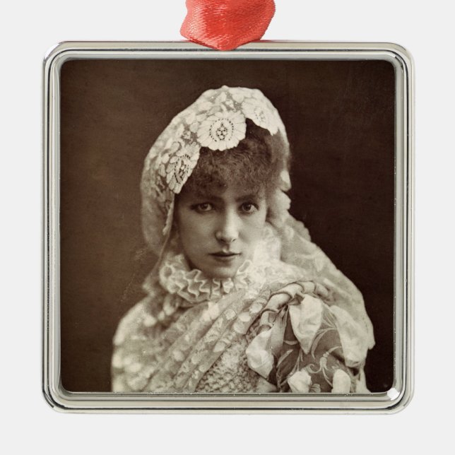 Adorno Metálico Sarah Bernhardt en el papel de Marion Delorme (Frente)