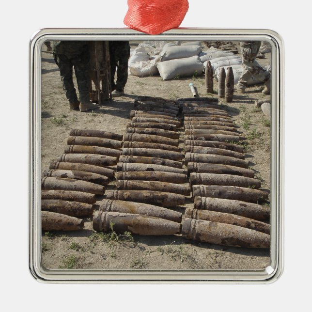 Adorno Metálico Se identifican e inventarian artefactos explosivos (Frente)