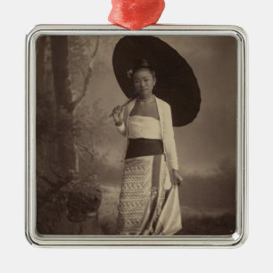 Adorno Metálico Señora birmana