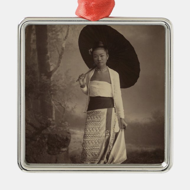 Adorno Metálico Señora birmana (Frente)