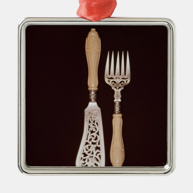 Adorno Metálico Servidores de pescado con mangos de marfil tallado (Frente)