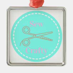 Adorno Metálico Sew Crafty Aqua Blue Circle con tijeras
