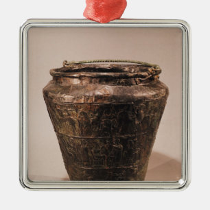 Adorno Metálico Situación con tres bandas decorativas de refuerzo