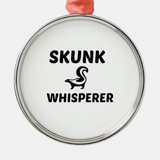 ADORNO METÁLICO SKUNK WHISPERER (Frente)