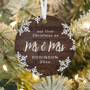 Adorno Metálico Snowflakes Our First Christmas Mr & Mrs Script