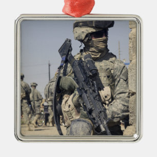 Adorno Metálico Soldado armado con un MK-48