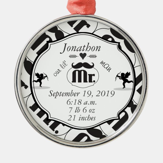 Adorno Metálico Sr. Mustache Lil Man Baby Boy Stats (Frente)