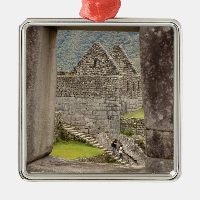 Adorno Metálico Sudamérica, Perú, Machu Picchu. Dos turistas (Frente)