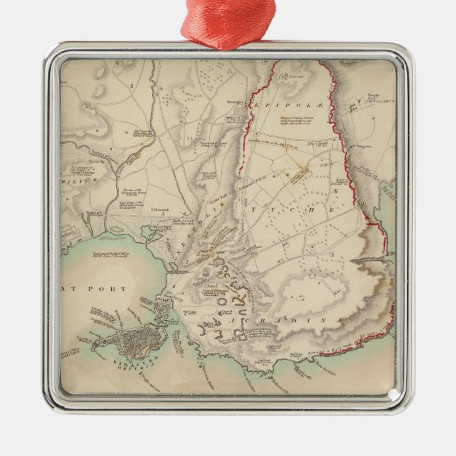 Adorno Metálico Syracuse y vestigios restantes de sus cinco (Frente)