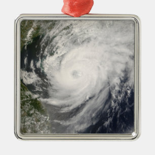 Adorno Metálico Tifón Neoguri que se acerca a China