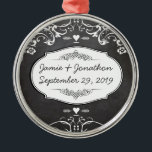 Adorno Metálico Tipografía de Pizarra en Bodas<br><div class="desc">Invitaciones de boda de pizarra Vintage Modern Sr. y Sra.  Bodas dulces y descaradas de pizarra</div>