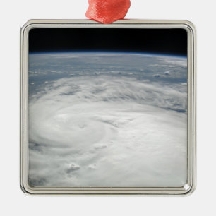 Adorno Metálico Tormenta tropical Fay 6