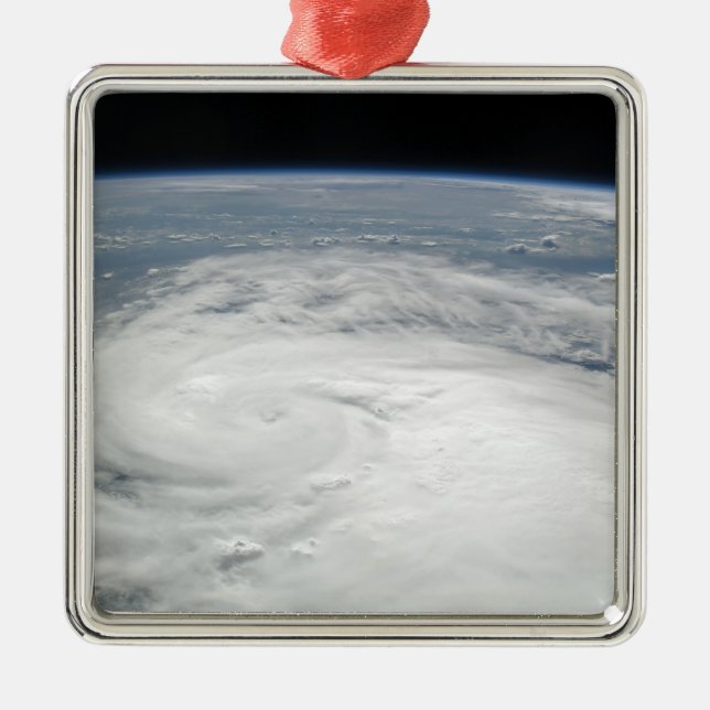 Adorno Metálico Tormenta tropical Fay 6 (Frente)