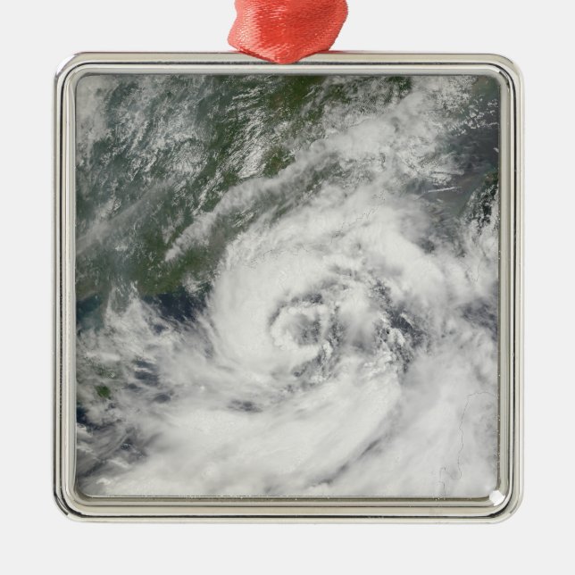 Adorno Metálico Tormenta tropical Kammuri (Frente)