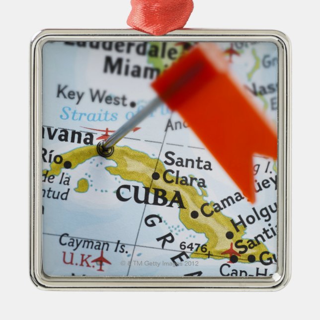 Adorno Metálico Trace el perno colocado en La Habana, Cuba en el (Frente)