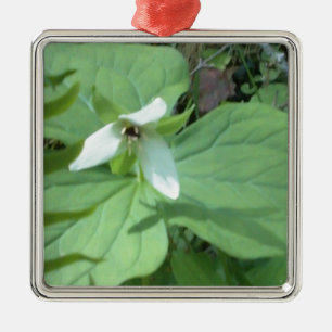 Adorno Metálico trillium blanco con verde