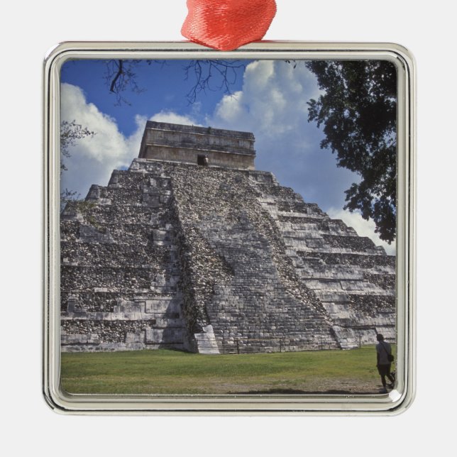 Adorno Metálico Turistas pasean por un lado no restaurado de El 2 (Frente)