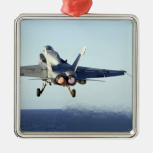 Adorno Metálico Un avispón de F/A-18C lanza de la cubierta de