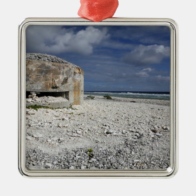 Adorno Metálico Un búnker que se desmorona (Frente)