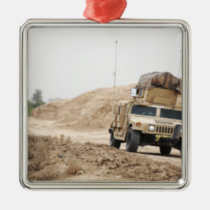 Adorno Metálico Un Humvee conduce seguridad