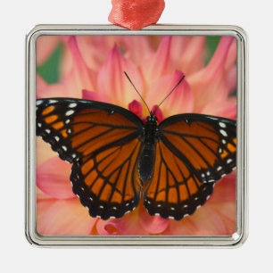 Adorno Metálico Un imitador de la mariposa monarca