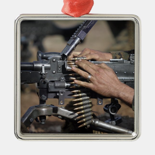 Adorno Metálico Un marine carga una ametralladora M-240G (Frente)