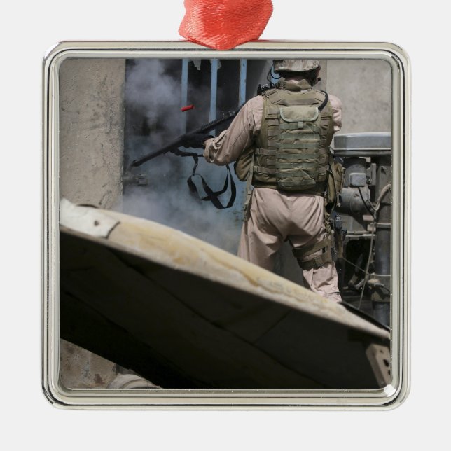 Adorno Metálico Un policía militar usa una ronda rota (Frente)