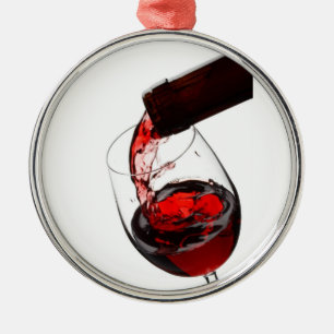 Adorno Metálico Un vaso de vino tinto