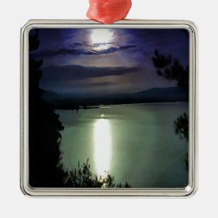 Adorno Metálico Una Luna Llena Reflexionando Sobre El Arte Náutico