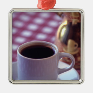 Adorno Metálico Una taza de café árabe. Siria. Medio